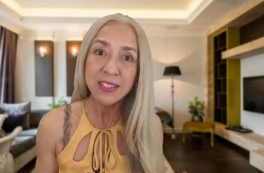 POR ESTAR INCOMODADA COM O CORPO NA MENOPAUSA ELA BUSCOU ESSA AJUDA